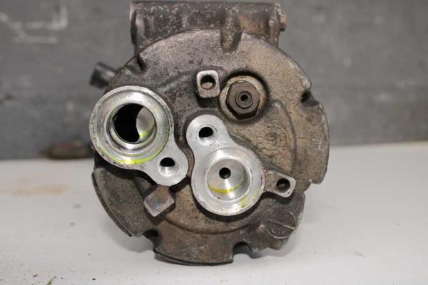 COMPRESSEUR DE CLIMATISATION FORD - Vue 3